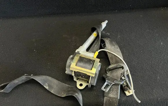 Audi A3 S3 8L Front seatbelt
