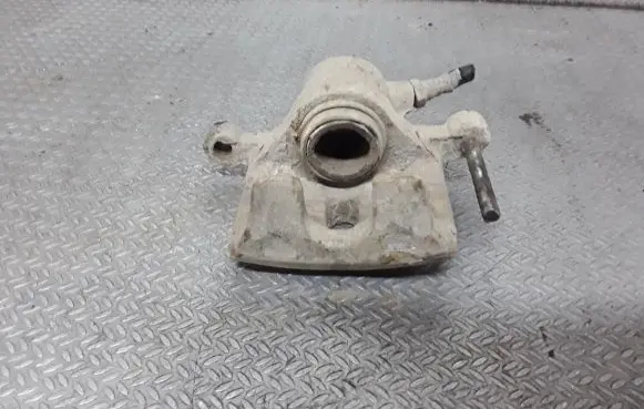 Mitsubishi Pajero Rear brake caliper