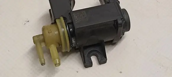 Audi Q5 SQ5 Turbo solenoid valve 8K0906627