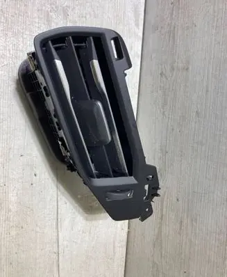 Ford Focus Dashboard air vent grill cover trim jx7b19893cl