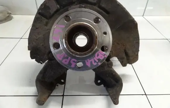 Seat Ibiza III (6L) Front wheel hub spindle knuckle