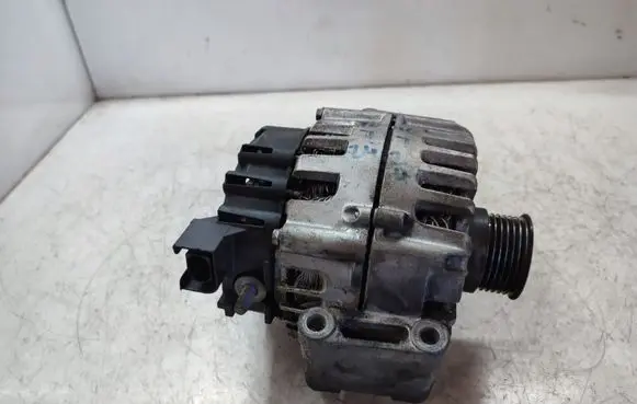 Infiniti Q50 Generator/alternator A6519062500