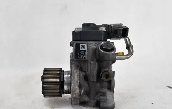 Volvo XC90 Fuel injection high pressure pump 31452143 SP31452143