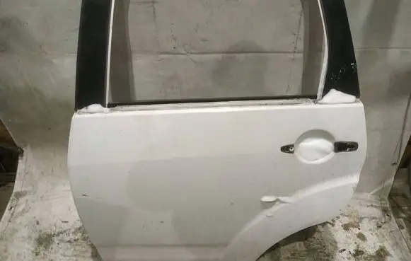 Mitsubishi Outlander Rear door BALTOS