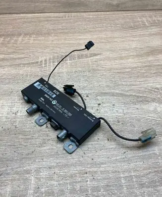 BMW 7 E38 Aerial antenna amplifier 8364084