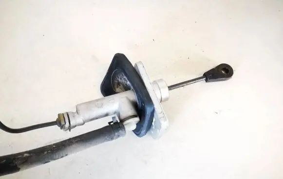 Hyundai i30 Clutch master cylinder