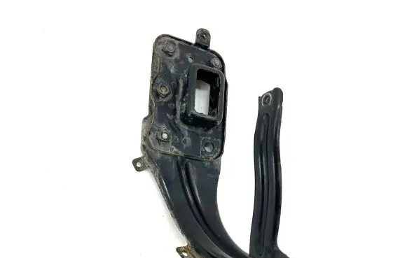 Mercedes-Benz E W211 Radiator support slam panel bracket 