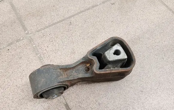 Citroen C5 Engine mount bracket 