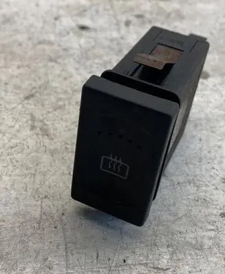 Volkswagen PASSAT B5.5 Windscreen/window heater switch