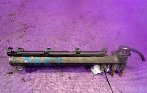 Volkswagen Golf IV Fuel main line pipe 036133319B