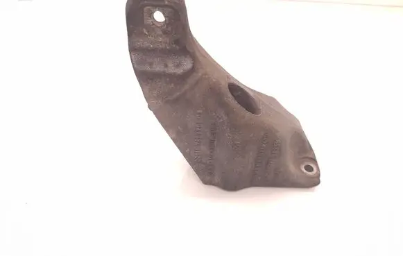 Engine mounting bracket