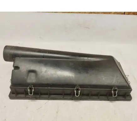 Mercedes-Benz E W124 Air filter box cover 6030940106 A6030940106 6030940104
