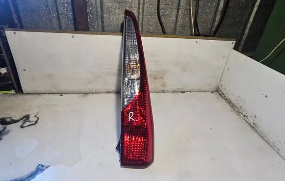 Mitsubishi Lancer Rear/tail lights 22087508
