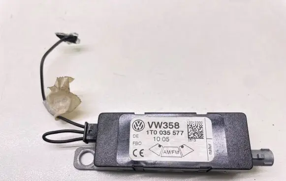 Volkswagen Touran I Antenna control unit 1T0035577