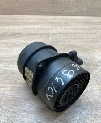 Volkswagen PASSAT B6 Mass air flow meter 0986284007 0281002461