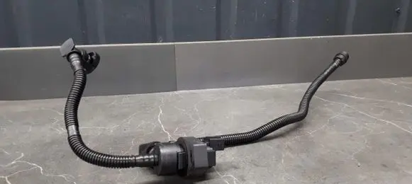 BMW 3 E90 E91 Valve vacuum 7572237