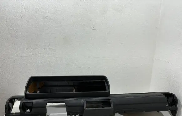 Volkswagen Golf I Dashboard 161857007