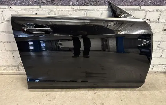Mercedes-Benz CLS C218 X218 Front door 