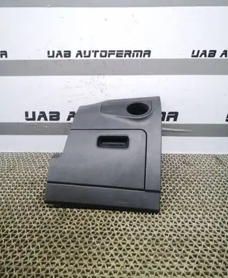 Volkswagen Tiguan Glove box 5NC857919