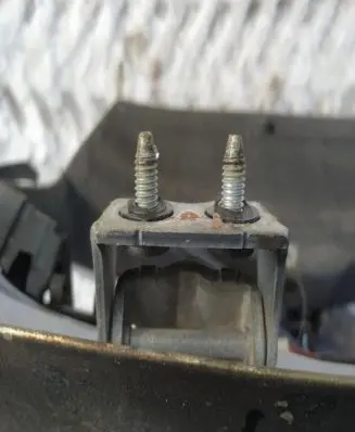 Tailgate/trunk/boot hinge