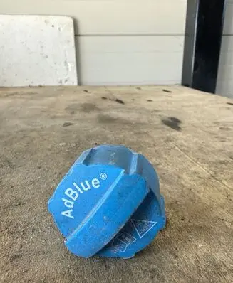 Renault Master III Adblue tank cap 