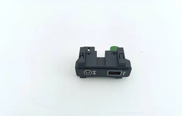 Volkswagen Atlas AUX in-socket connector 5Q0035724 3CN858339A