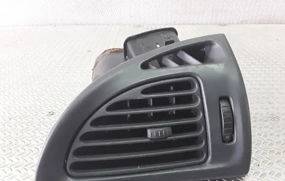 Citroen C5 Dashboard side air vent grill/cover trim 963261667A