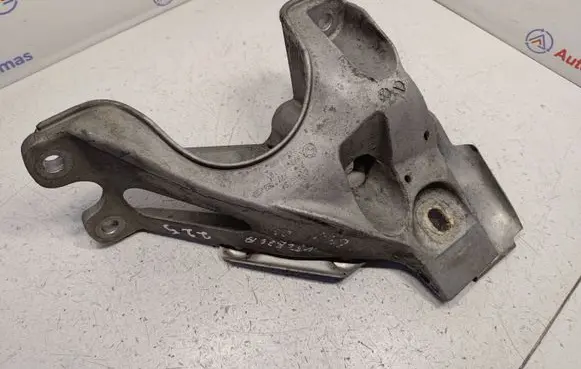 BMW X5 E70 Engine mounting bracket 22116777258 22116777262