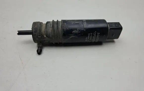 Volvo XC60 Windscreen/windshield washer pump 30655138