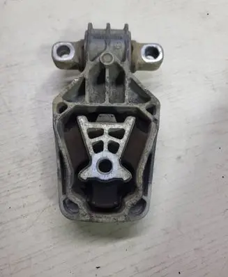 Mercedes-Benz B W246 W242 Engine mount bracket A2462401209
