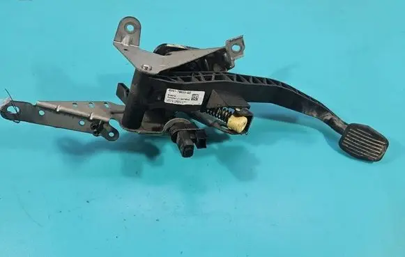 Ford C-MAX II Clutch slave cylinder AV617B633GD IMPRK1575210