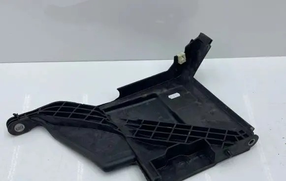 BMW 2 F46 Battery tray heat shield 7351482 25556789 67724