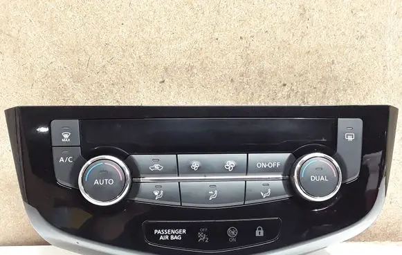 Nissan Qashqai Climate control unit 275004EA0A