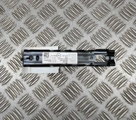 Audi Q7 4M Seat belt height adjuster 624765900L 4M0857819