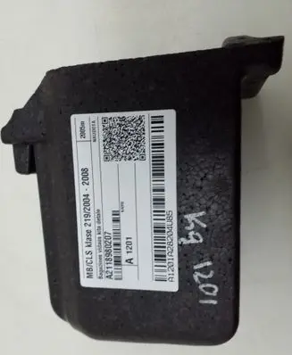 Mercedes-Benz CLS C219 Other trunk/boot trim element A2118980207