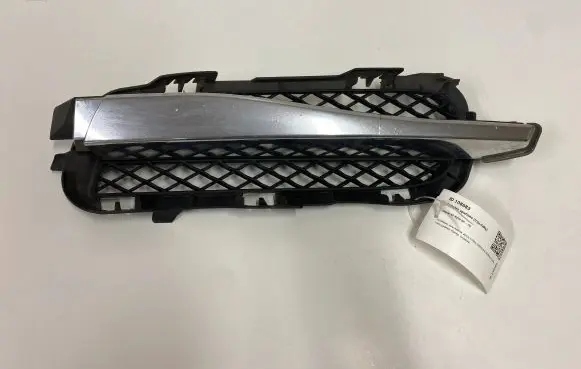 Jaguar XF X250 Front bumper lower grill 8X2315K233