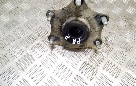Honda CR-V Coil spring mount 