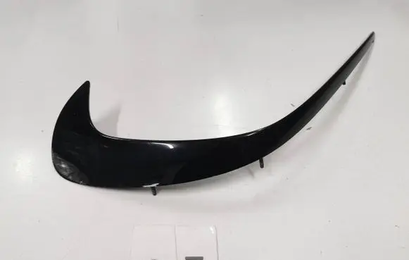 Mercedes-Benz A W176 Front bumper splitter molding A1768854900