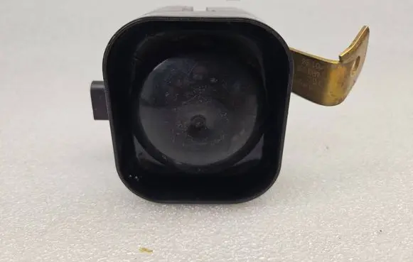 Audi A8 S8 D2 4D Alarm system siren 8L0951605