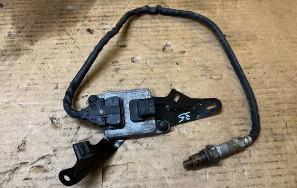 Mercedes-Benz GL X166 Lambda probe sensor A0009055712 A1665459240