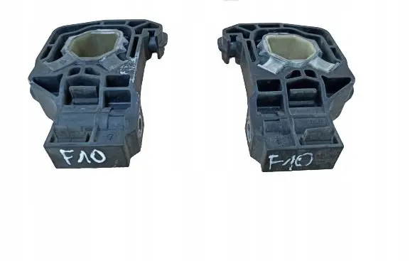 BMW 5 F10 F11 Radiator mount bracket 8632142