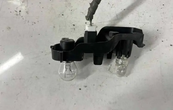 Ford C-MAX II Tail light bulb cover holder am5113n004ha