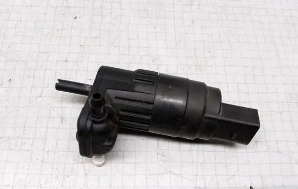 Skoda Octavia Mk1 (1U) Windscreen/windshield washer pump 1T0955651A