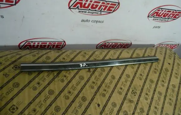 Honda CR-V Tailgate/trunk side cover trim 