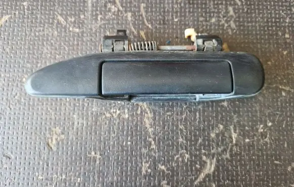 Nissan Patrol Y61 Front door exterior handle