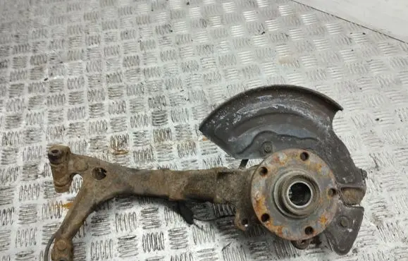 Audi A6 S6 C5 4B Front wheel hub