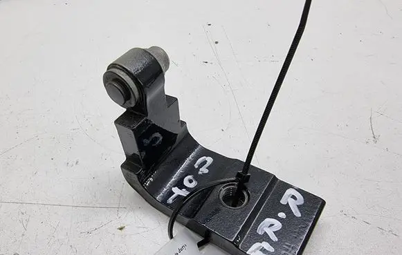 BMW 5 F10 F11 Rear door lower hinge 7185636