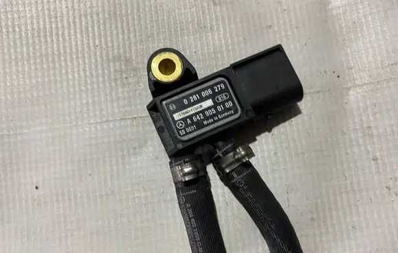 Mercedes-Benz R W251 Exhaust gas pressure sensor A6429050100 6429050100