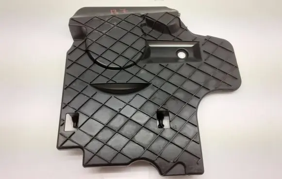 Mercedes-Benz E W212 Engine cover (trim) A6510100867 BBP179801