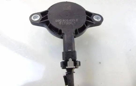 Audi A1 Crankshaft position sensor 05C906423E